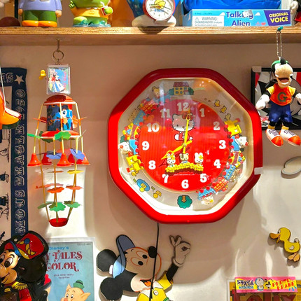 HelloKitty挂钟卡通小火车时钟会开火车的家用HelloKitty时钟挂表