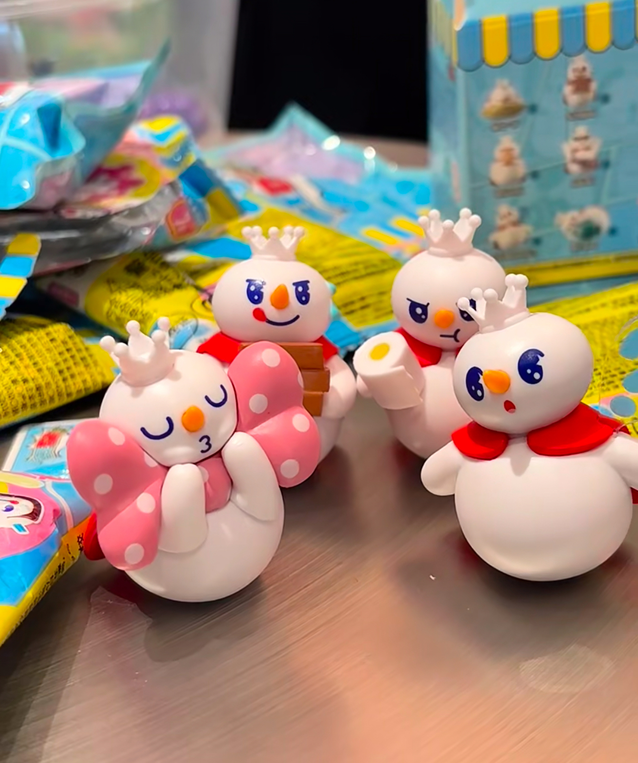 雪王不倒翁玩具蜜雪冰城联名周边3盲盒可爱6摆件解压婴幼儿童欢乐