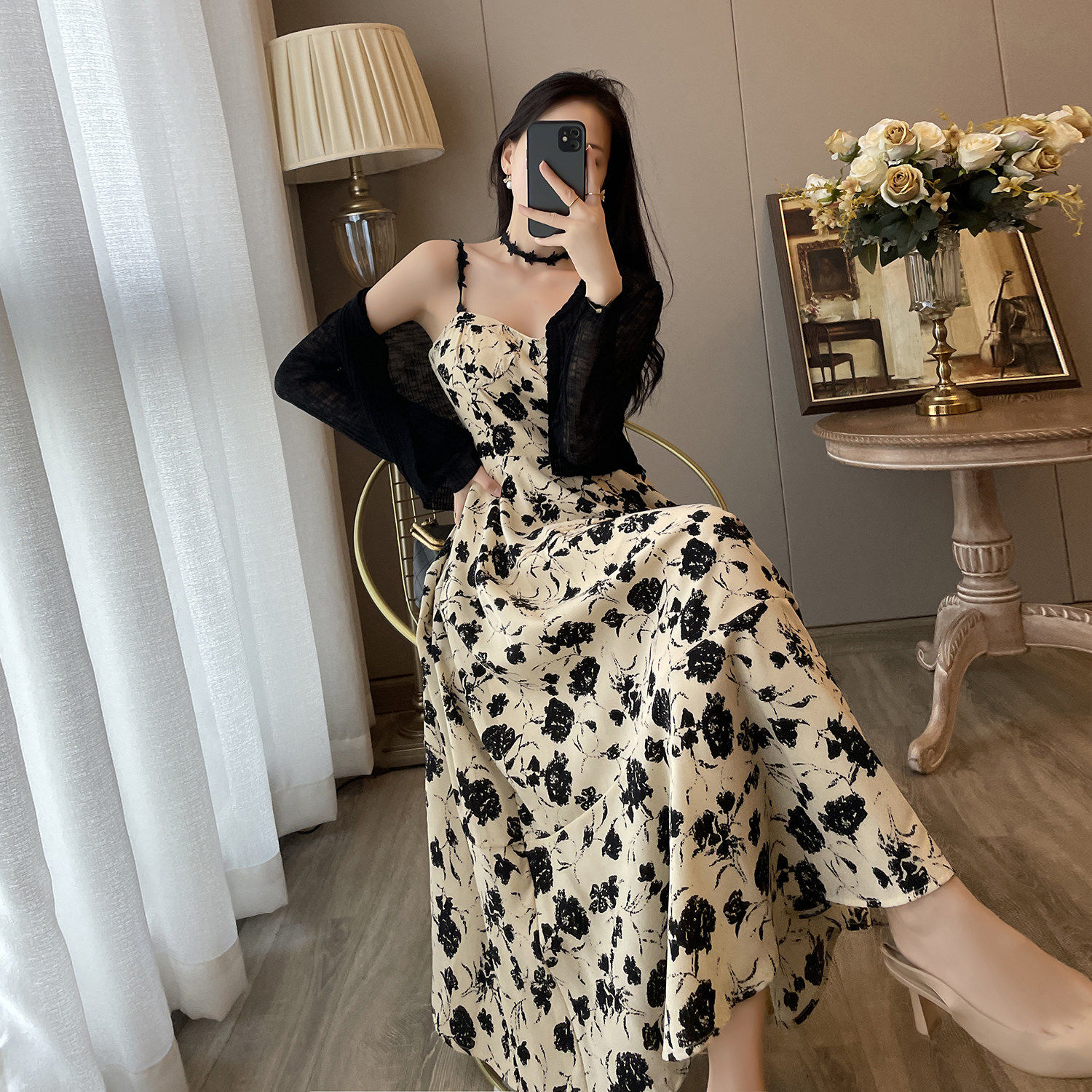 碎花吊带洋装女2025夏季新款法式覆古赫本风高级感气质两件式套装