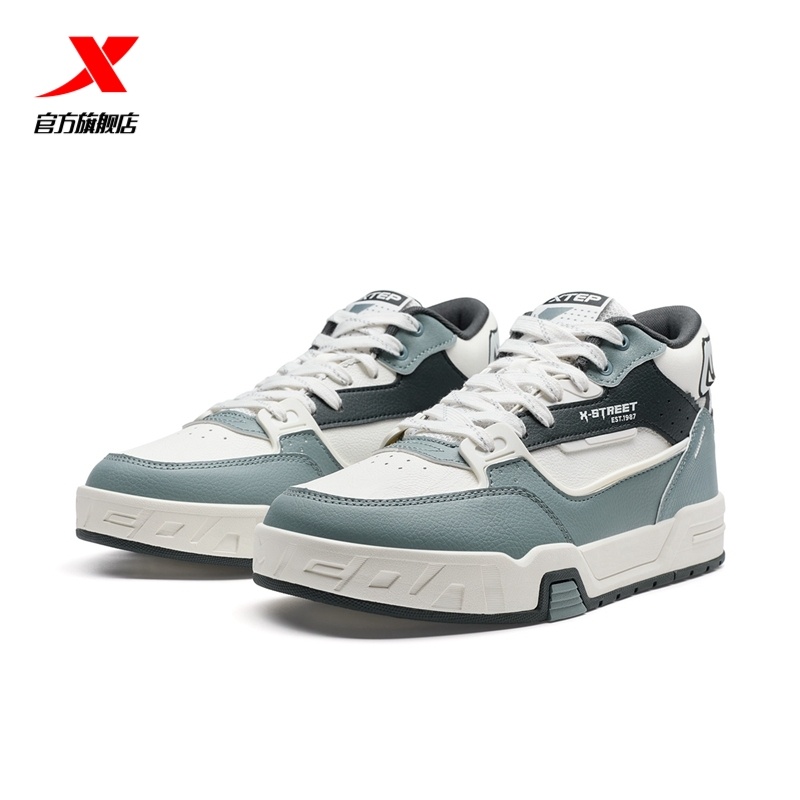 特步天脊板鞋2025冬季新款男鞋休闲鞋皮面保暖运动鞋976419310036