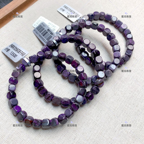 匡氏珠宝舒俱来泥地樱花骰子手链 Z-HL-A1021(多样性发货)