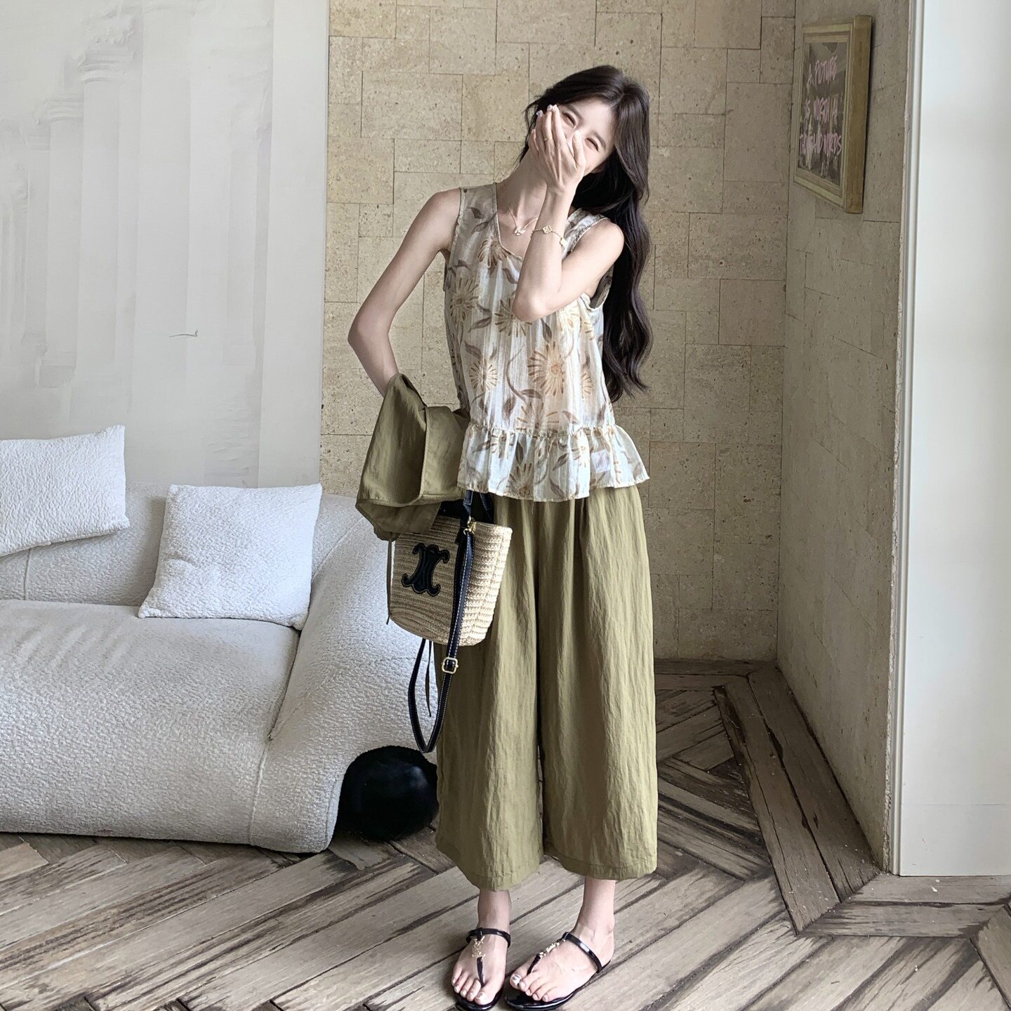 韩系复古慵懒军绿色棉麻马甲女碎花吊带宽松七分阔腿裤显瘦三件套