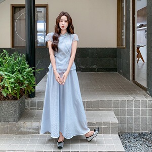 蓝色新中式国风套装女2026夏季优雅气质盘扣刺绣上衣半身裙两件套