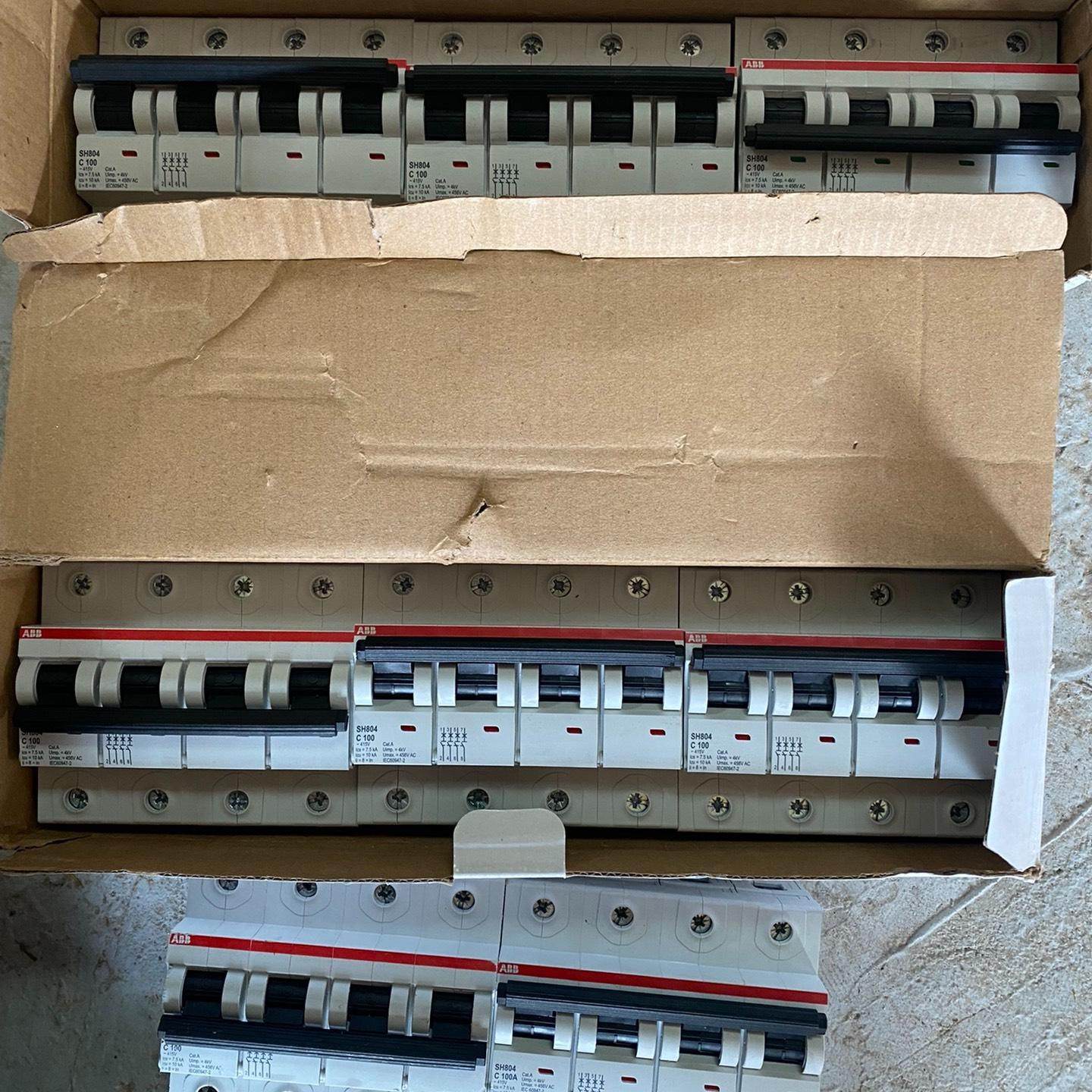 拆机4P100A空气开关，SH804大体的，有