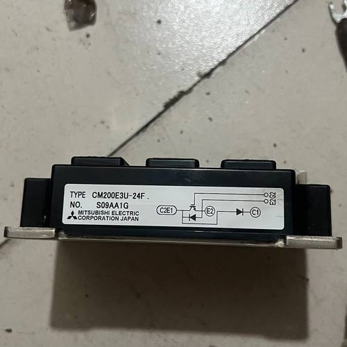 变频器模块 CM200E3U-24F 实拍包好