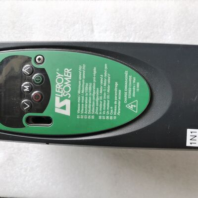 SK1T变频器 SKB3400037 0.37KW功率