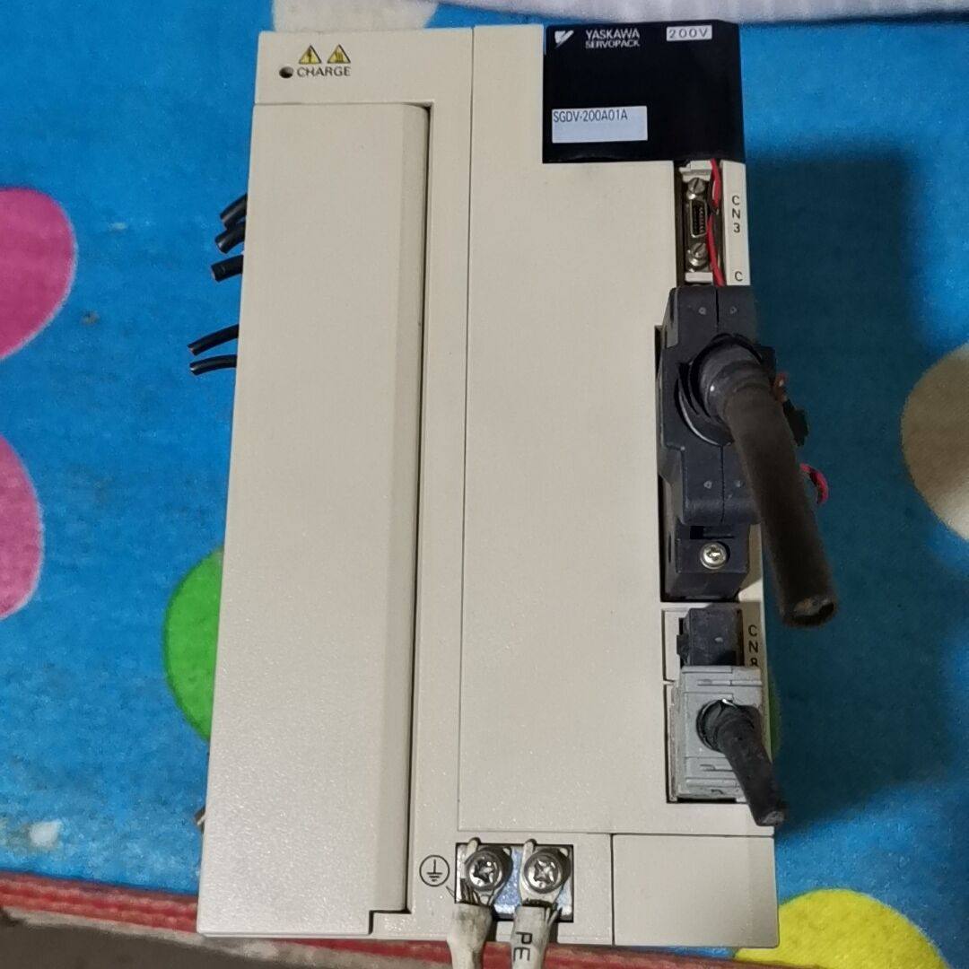 安川伺服驱动器SGDB-200A01A  3KW