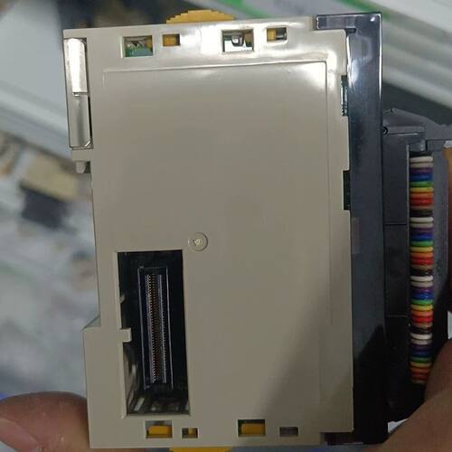 龙PLC拆机CJ1W-ID262