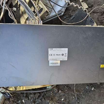 拆机网络交换机  S1526以太网交换机外观完整功