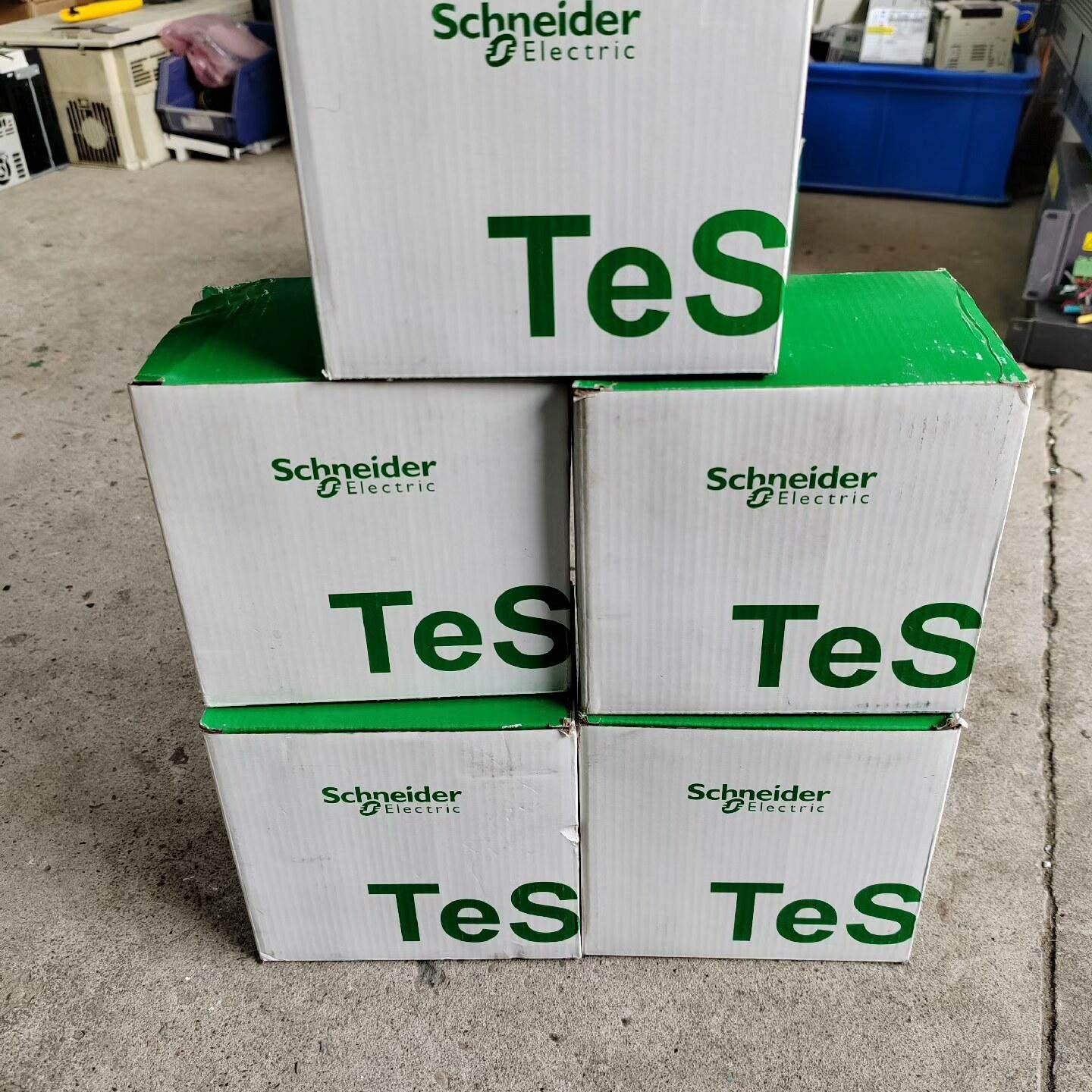 接触器LC1D95  LC1D95Q7C线圈电压