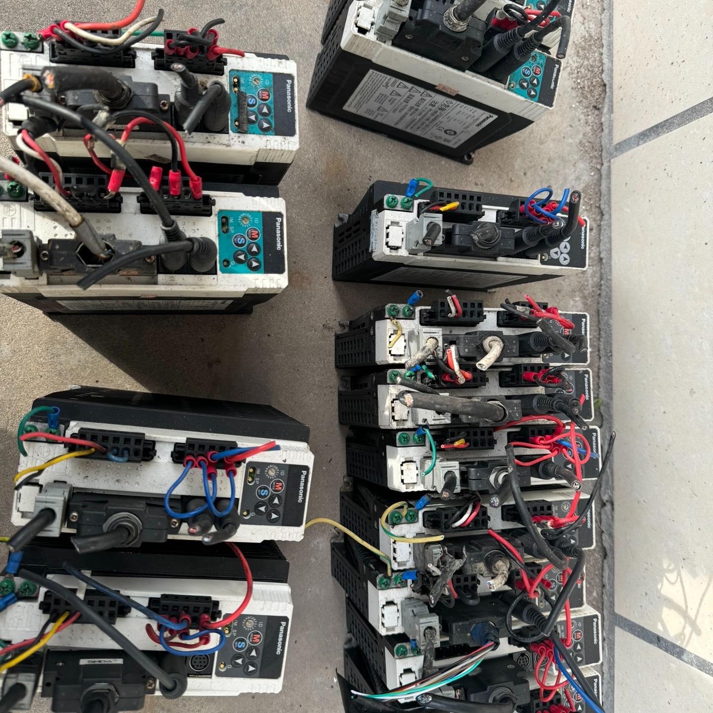 驱动器mcddt35200003 两台 mcddt352