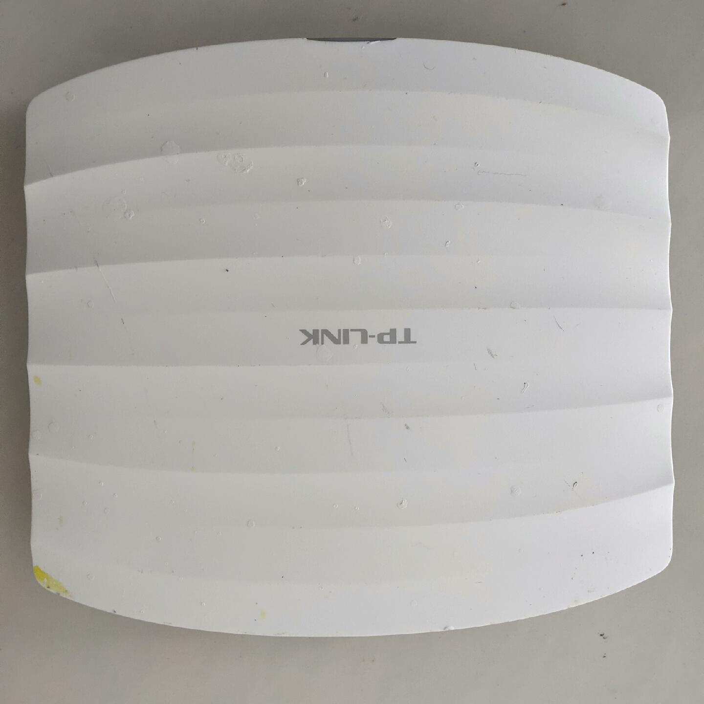 TL-AP1202C－POE。TP－LINK吸顶式AP两个。