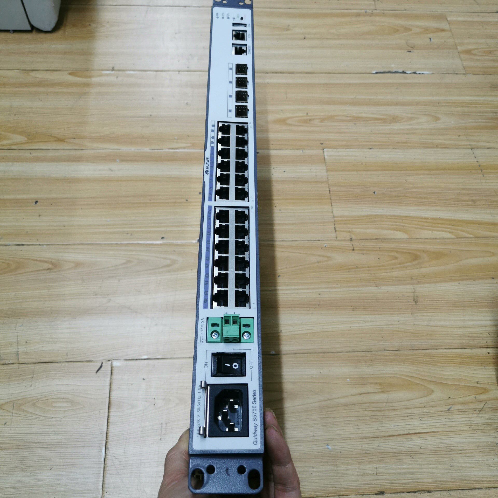 华为 s5700-24tp-si-ac 24口千兆交换机