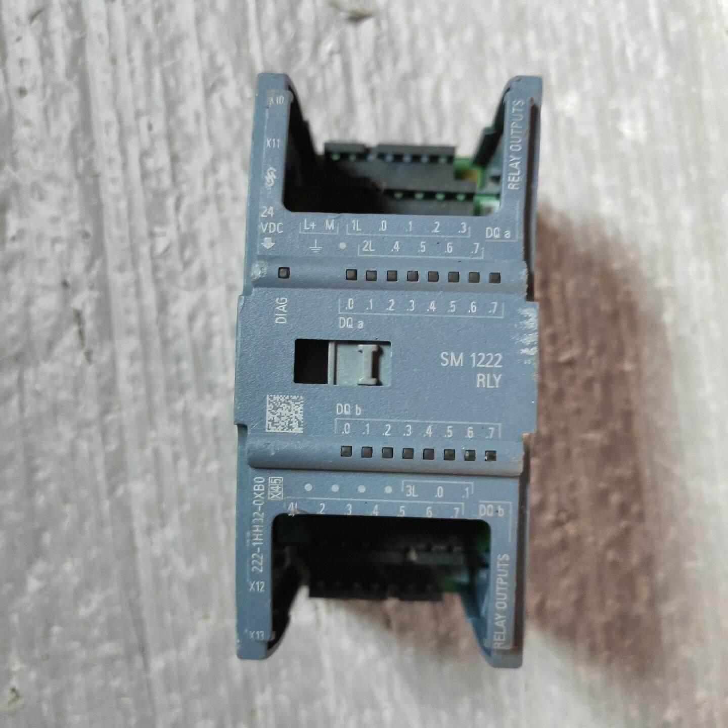 模块6ES7  222-1HH32-0XB0  底板烧