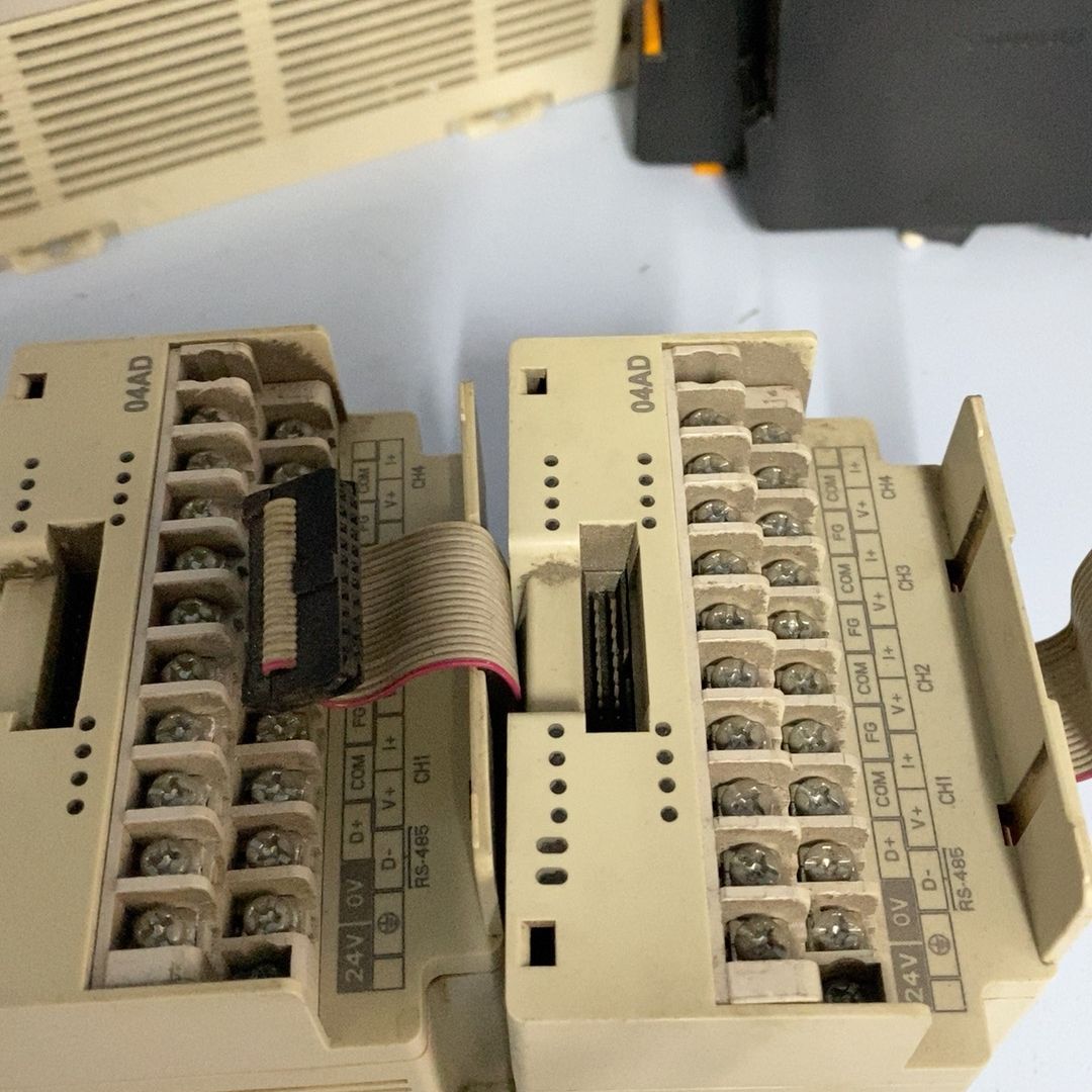 台达PLC模块 DVP04AD-H2 现货两台 没有盖子 原