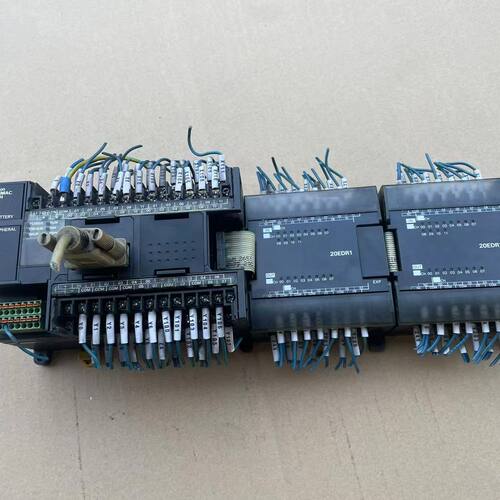 龙CP1H-XA40DR-A套装、拆机的、实物拍摄、外壳