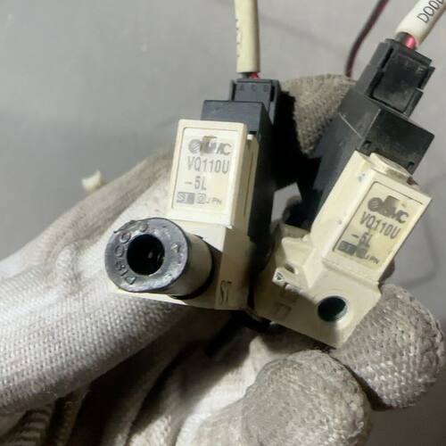 VQ110U-5MO电磁阀可充新有8个都带底座