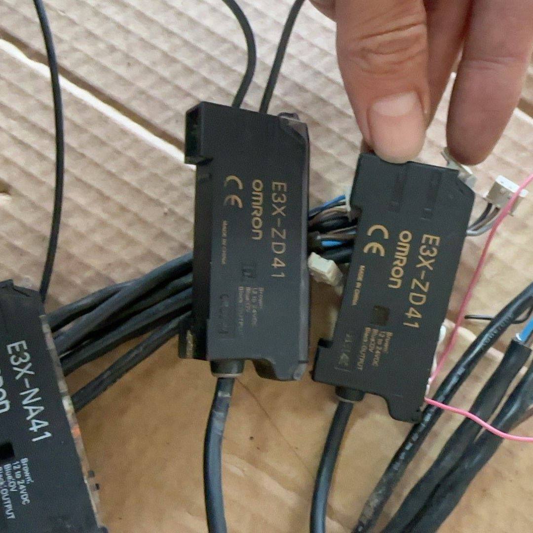 库存光纤放大 型号E3X-ZD41两个 E3X-N