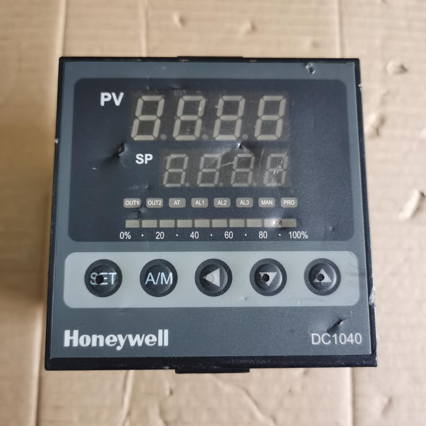 DC1040温控仪 型号是DC10