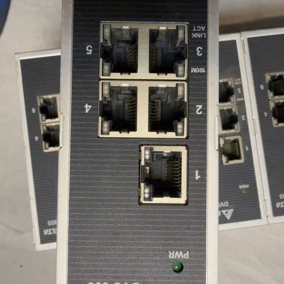 台达DVS-005I00有4台 DVS-G005I00A两台