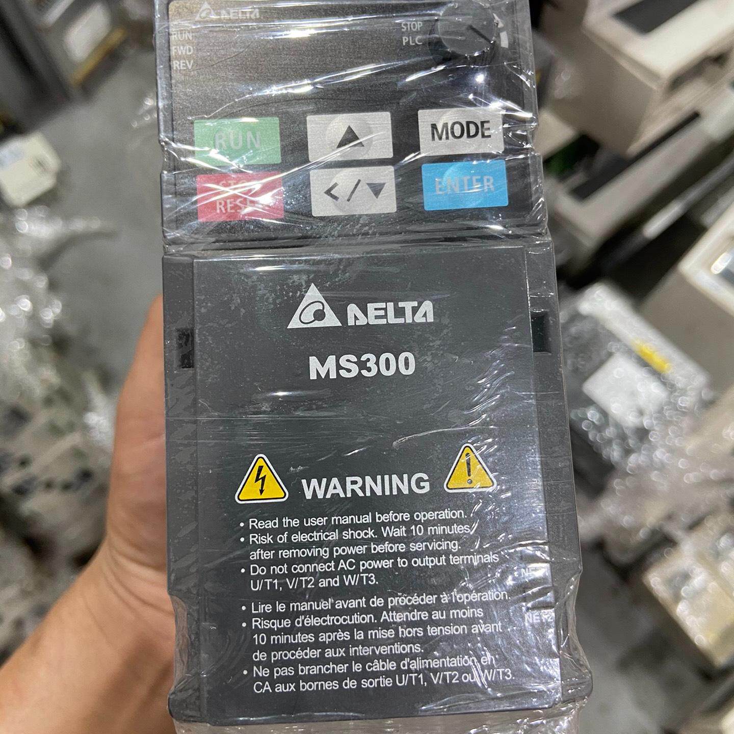 台达变频器MS300 0.4KW 220V 单相输入