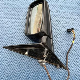 宝马E66右侧倒车镜