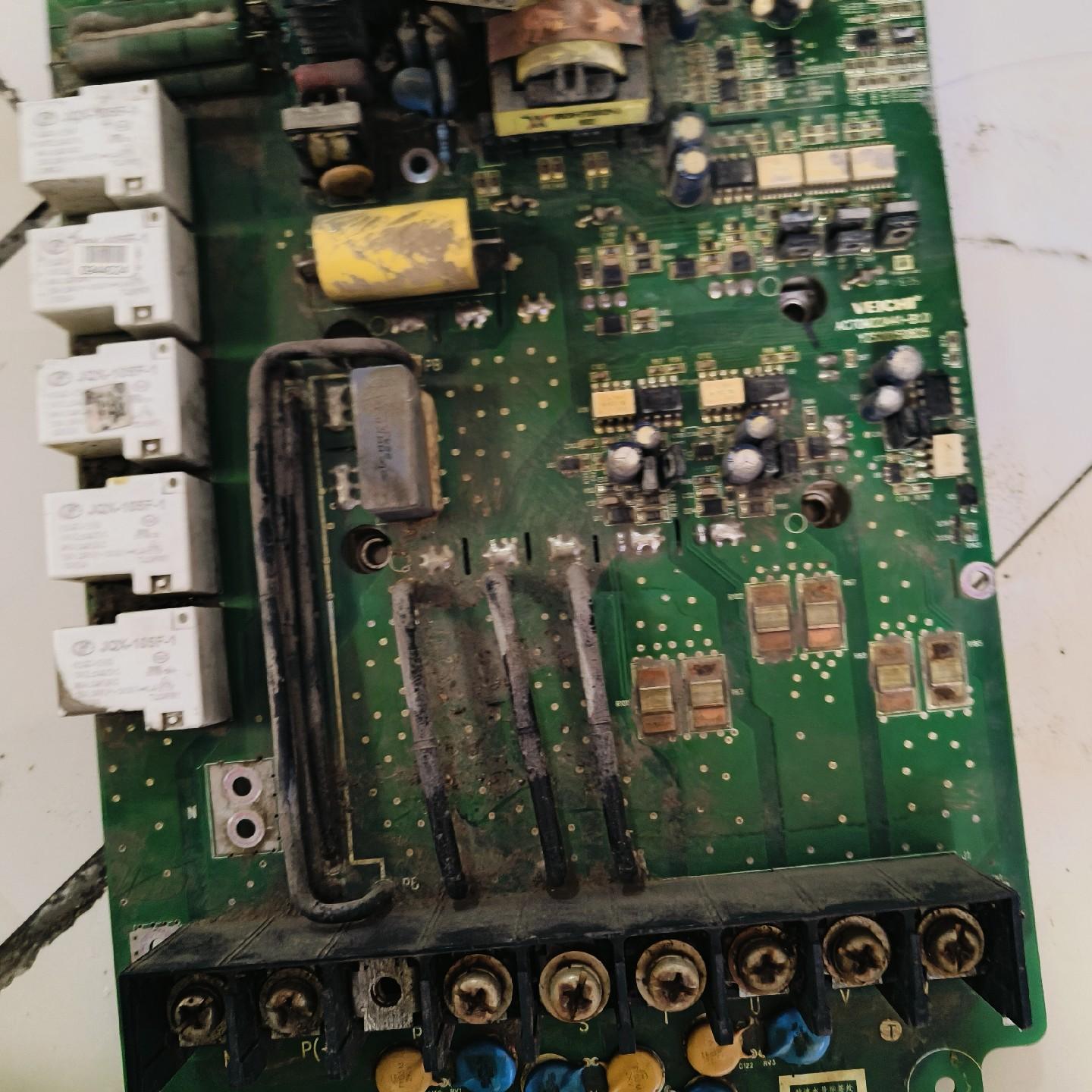 英飞凌模块 FP100R12KT4