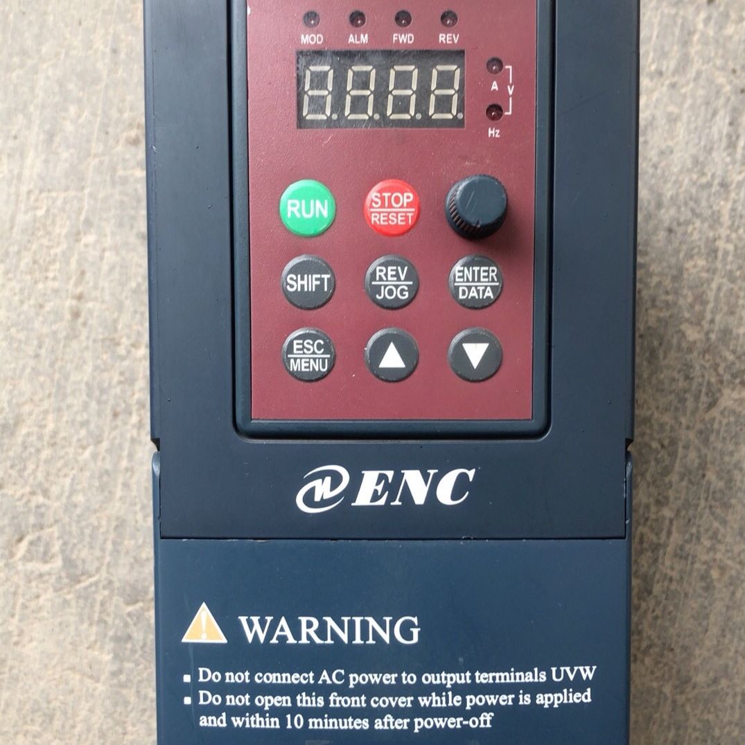 易能变频器0.4KW  型号EDS800-2S0004N