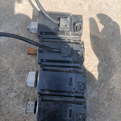 安川AC伺服电机 型号SGMAV-04ADA61 来自知名品