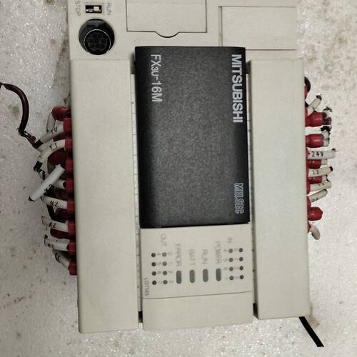 FX3U-16MR/ES-A PLC控制器 拆机
