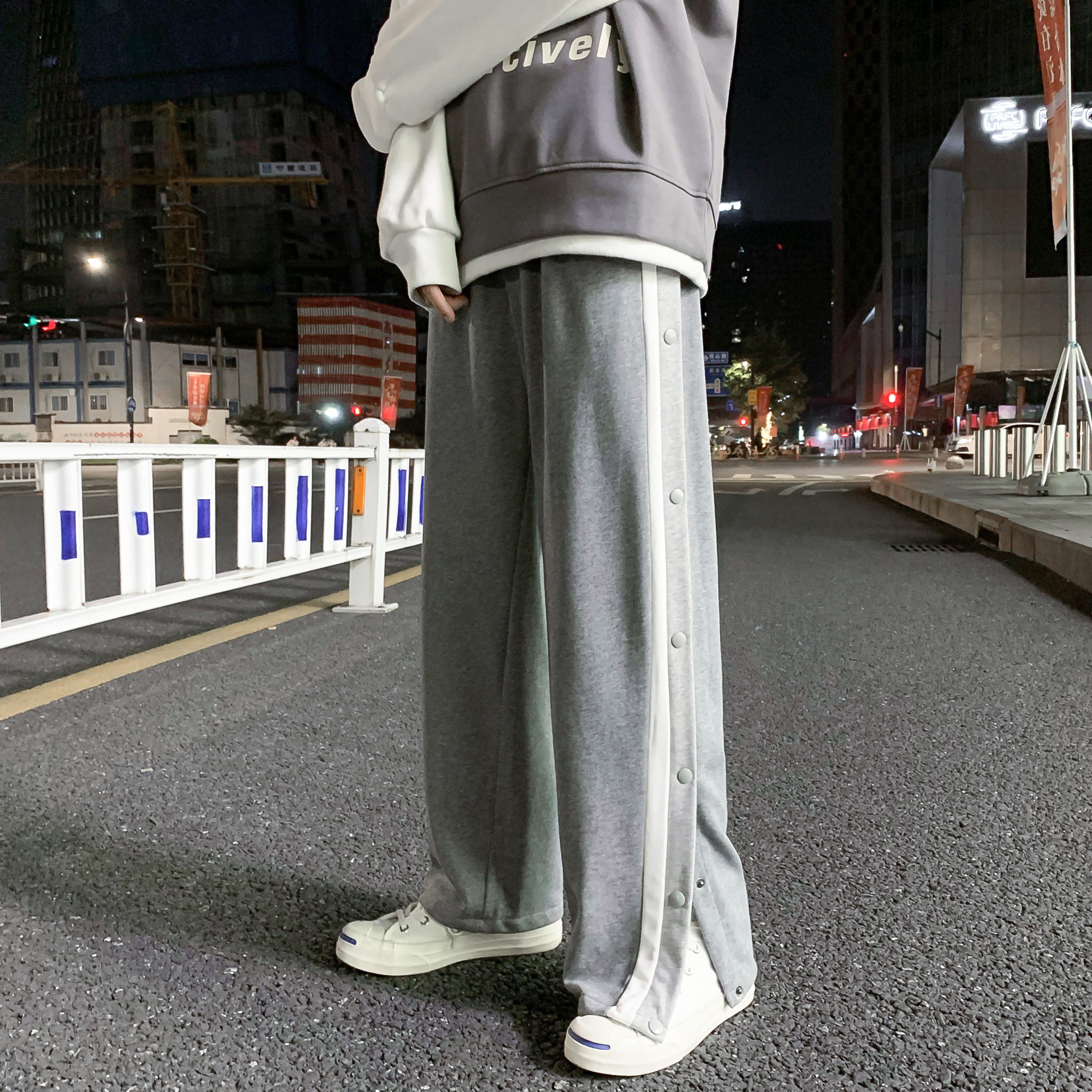 21新款垂顺轻盈排扣男士港风休闲长裤b288-c图片