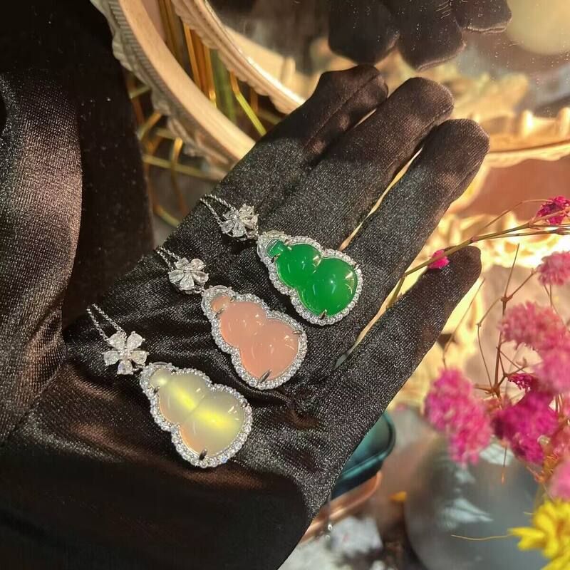 粉色新款玉髓葫芦吊坠豪华镶嵌翡翠绿色玛瑙玉葫芦项链玉坠锁骨链
