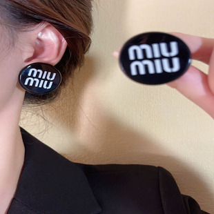 夸张耳饰时髦个性 耳钉潮 黑白字母圆形耳环女2025年爆款 断货王