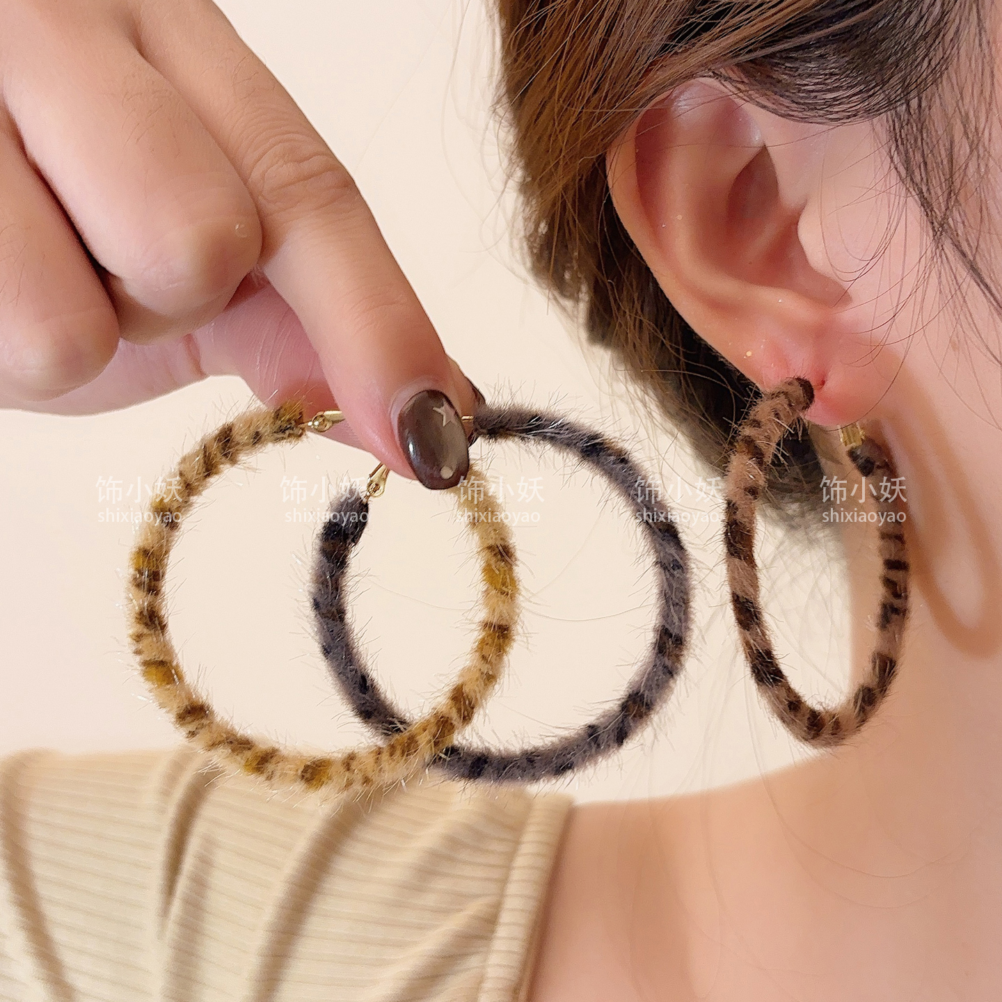 复古港风豹纹毛绒细圈耳环
