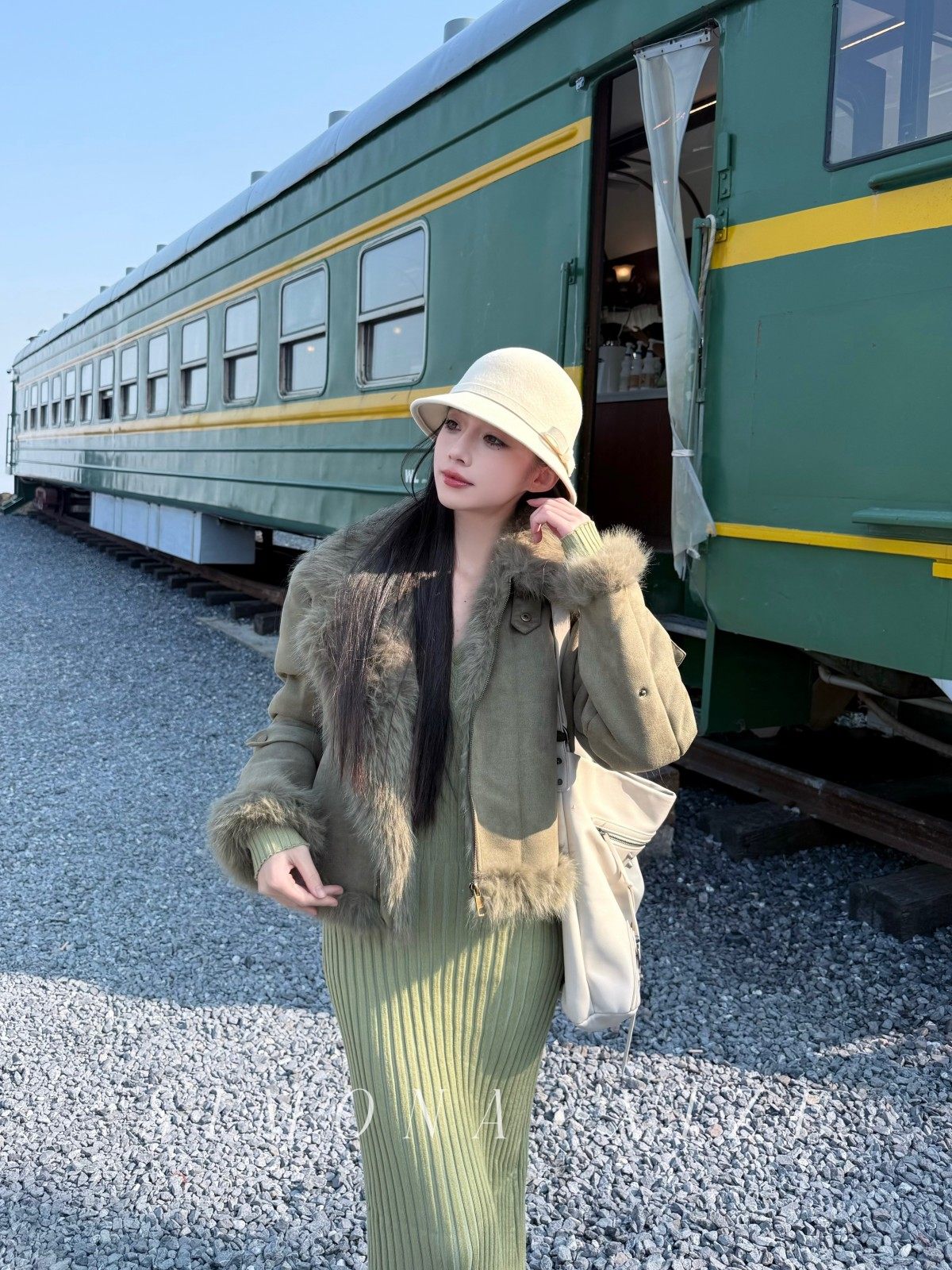 SIMONA  螺青 复古绿短款皮毛一体外套加厚保暖外套女冬季新款,女装/女士精品,短外套,淘宝优惠券,粉丝福利购,淘宝优惠卷