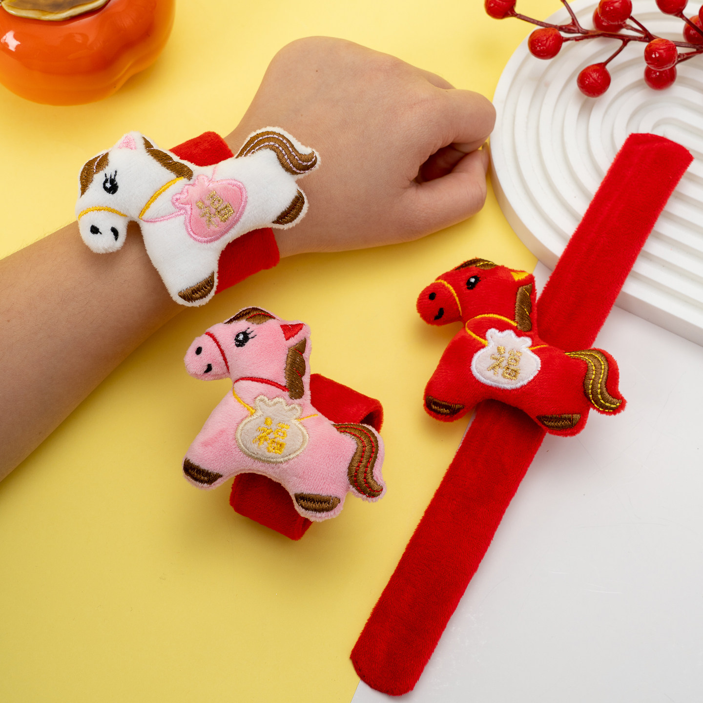 元旦节表演装饰马年手环跨年活动儿童新年礼物学生马年奖励小礼品