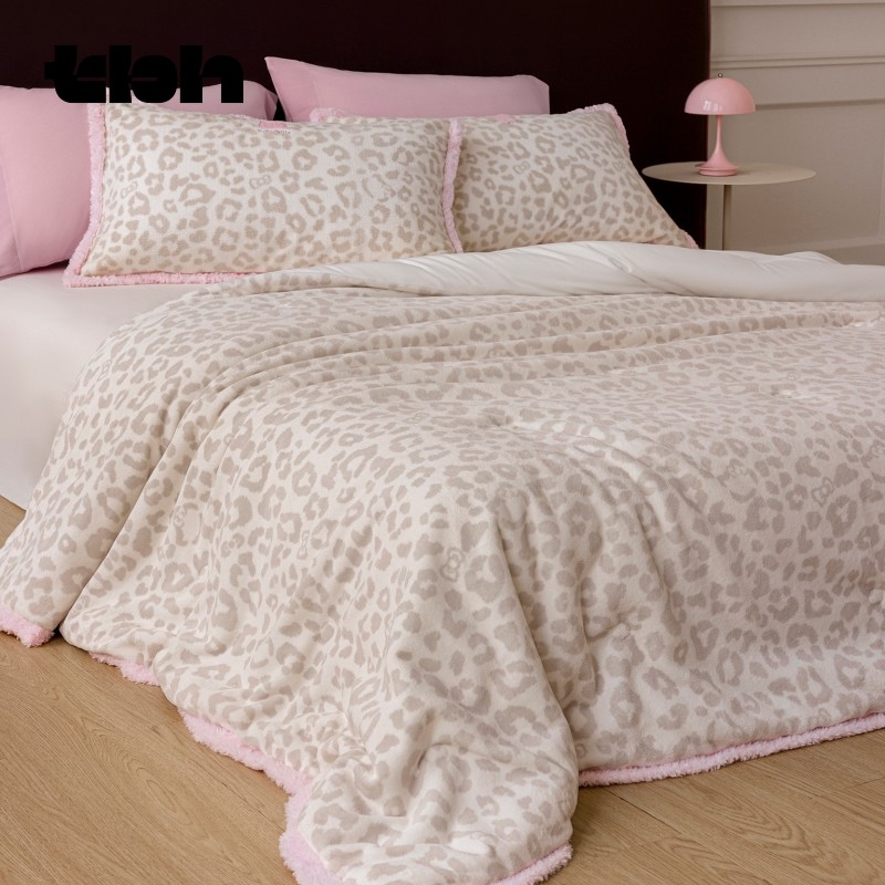 tbh野兽派HelloKitty牛奶绒暖被