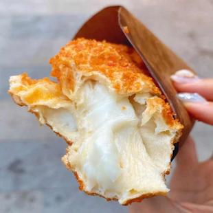 网红北京东直门簋街杨树林爆浆酸奶大麻花排队两小时可闪送发外省