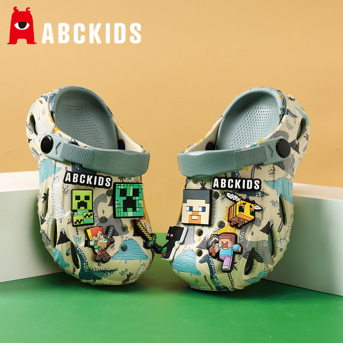 Minecraft children's sandals boys' slippers summer new boys' hole shoes wear big children's toe bun beach shoes