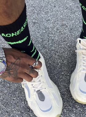 AONE4SURE 兽纹Logo原创街头潮流提花棉黑白黄粉情侣运动中筒袜