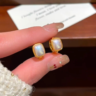 重工定做金色洋气小巧精致大气耳钉百搭时髦高档耳环方形耳扣奢华