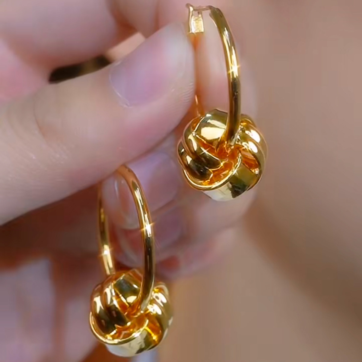 高级设计感耳饰新款金属风耳扣通勤款耳环女气质百搭款几何耳圈,饰品/流行首饰/时尚饰品新,耳环,淘宝优惠券,粉丝福利购,淘宝优惠卷