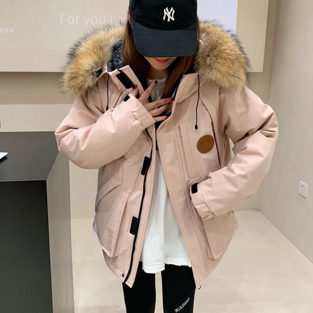 高端工装羽绒服女短款2025冬时尚加厚貉子毛领抗寒户外冲锋衣外套,女装/女士精品,羽绒服,淘宝优惠券,粉丝福利购,淘宝优惠卷