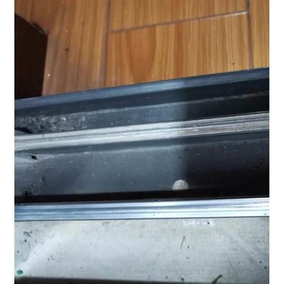 塑钢窗轨道修复条玻璃推拉v门导轨滑道下老式门窗配件凸槽滑轨滑