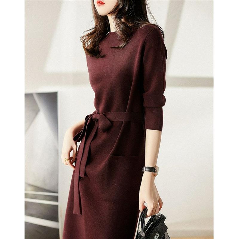 欧洲站2024秋冬新款气质御姐轻熟风高级感针织连衣裙收腰毛衣长裙