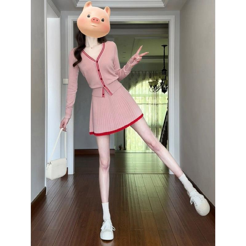 欧洲站秋装女2025新款法式洋气减龄粉色裙子小个子针织套装两件套