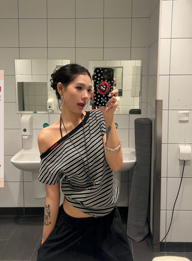 F383 美式复古宽松黑白条纹露肩短袖T恤女后背镂空辣妹百搭上衣夏