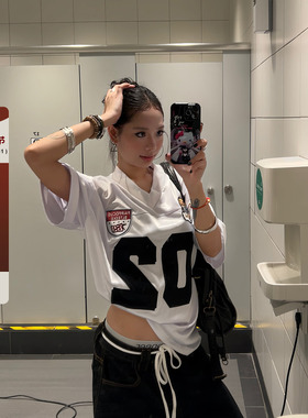 F383 美式复古数字徽章V领运动风T恤夏季hiphop宽松休闲街头球服