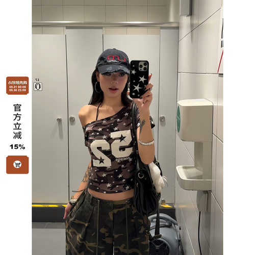 【F383】辣妹迷彩斜肩短款T恤