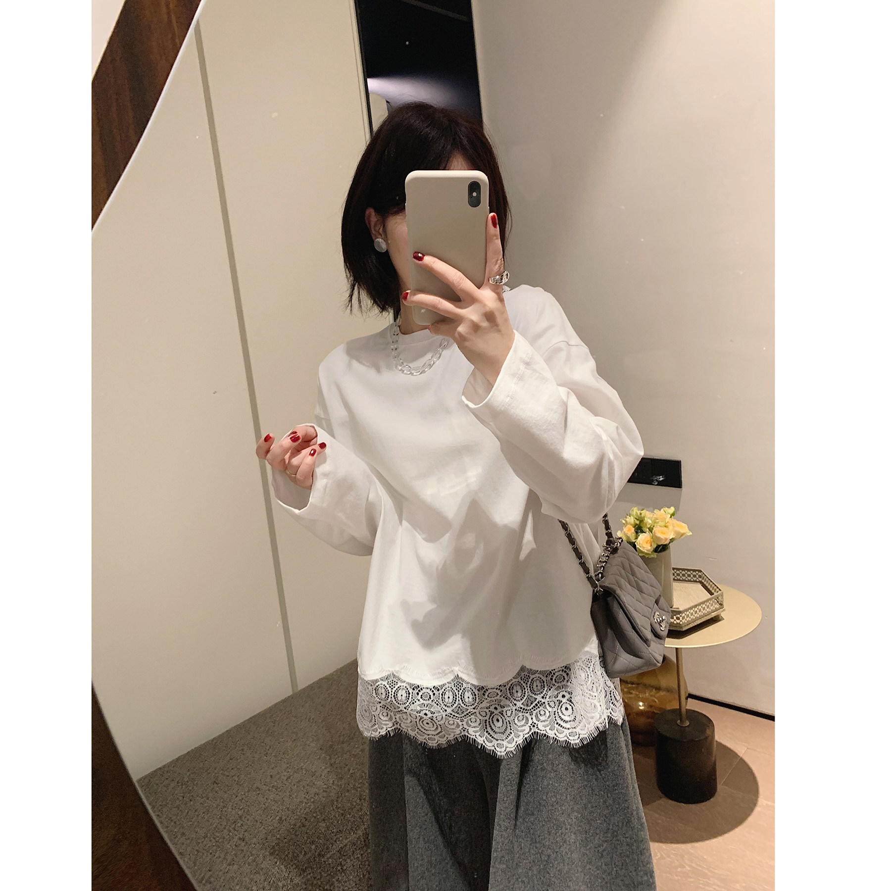 洋气蕾丝边磨毛白色T恤